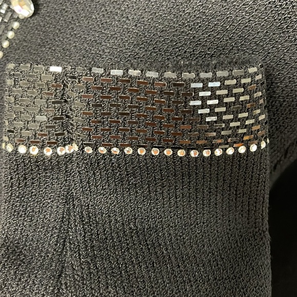 St. John Evening by Marie Gray Paillette
Embellished Knit Jacket in Black,Size 6 - Picture 8 of 10